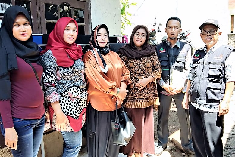 KP2D dan LazisMu bergerak aktif membantu Ibu Sulfemi KP2D dan LazisMu bergerak aktif membantu Ibu Sulfemi