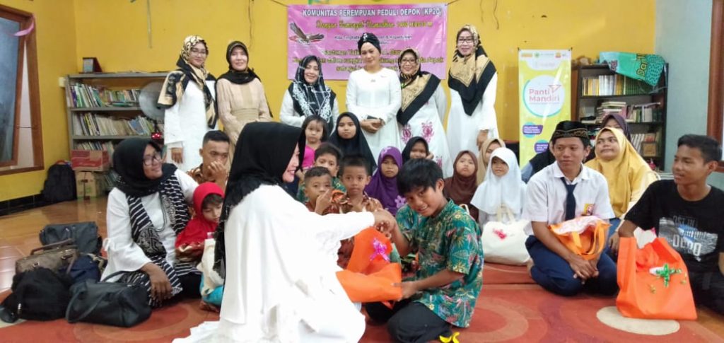 Organisasi Perempuan Peduli Depok “Senyummu Bahagia kami” Organisasi Perempuan Peduli Depok “Senyummu Bahagia kami”