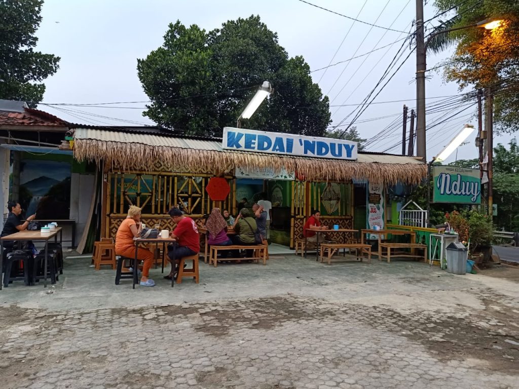 KEDAY NDUY "Menawarkan Aneka Rasa Menu Makanan Favorit Yang ‘Berbeda’ KEDAY NDUY "Menawarkan Aneka Rasa Menu Makanan Favorit Yang ‘Berbeda’