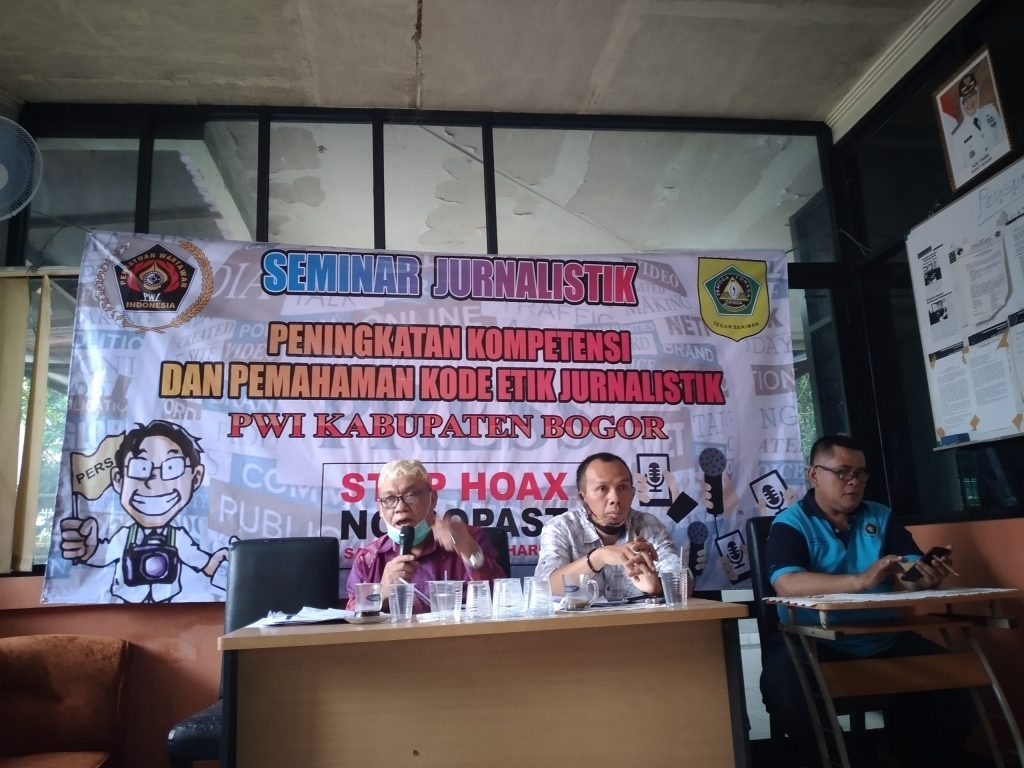 PWI Kabupaten Bogor Sukses Gelar Seminar Jurnalistik Bertema Peningkatan Kompetensi dan Pemahaman Kode Etik Jurnalistik PWI Kabupaten Bogor Sukses Gelar Seminar Jurnalistik Bertema Peningkatan Kompetensi dan Pemahaman Kode Etik Jurnalistik