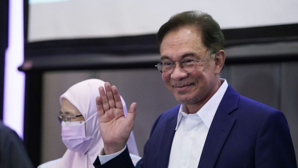 Tokoh Oposisi Malaysia Anwar Ibrahim Ajukan Upaya Baru Menjadi PM Tokoh Oposisi Malaysia Anwar Ibrahim Ajukan Upaya Baru Menjadi PM
