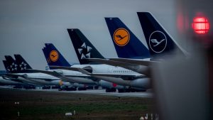 Lufthansa Berencana PHK Pegawai, Perluas Tes COVID-19 Lufthansa Berencana PHK Pegawai, Perluas Tes COVID-19