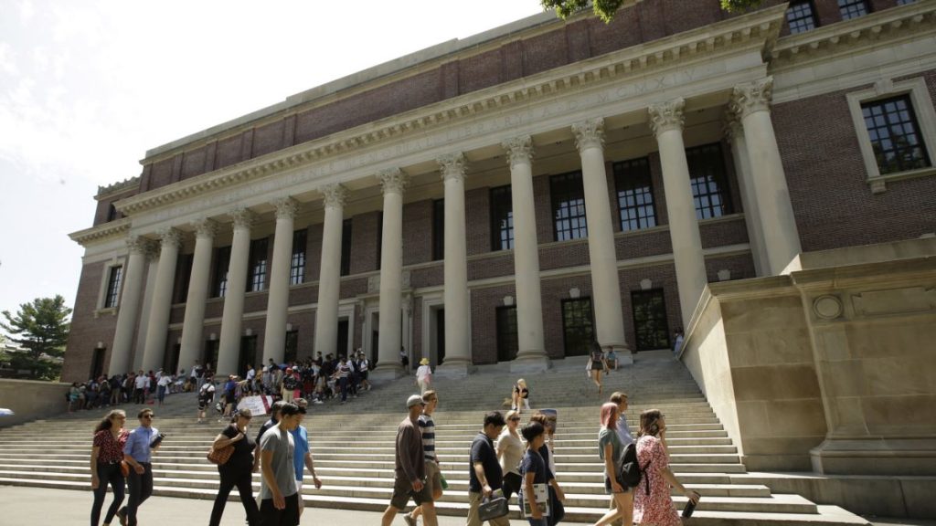 Studi Sebut Tidak Ada Diskriminasi Kampus AS terhadap Mahasiswa Keturunan Asia Studi Sebut Tidak Ada Diskriminasi Kampus AS terhadap Mahasiswa Keturunan Asia