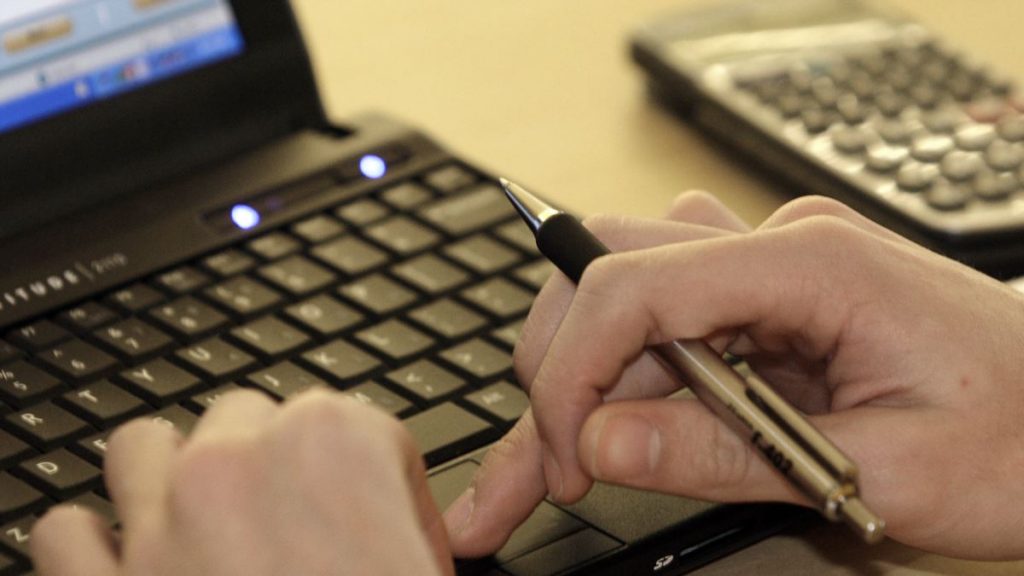 Sekolah di AS Berjuang Hadapi Kesenjangan Digital Saat Tahun Ajaran Baru Sekolah di AS Berjuang Hadapi Kesenjangan Digital Saat Tahun Ajaran Baru