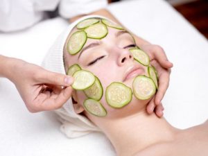 5 Manfaat Masker Timun Untuk Wajah Terlihat Kinclong 5 Manfaat Masker Timun Untuk Wajah Terlihat Kinclong
