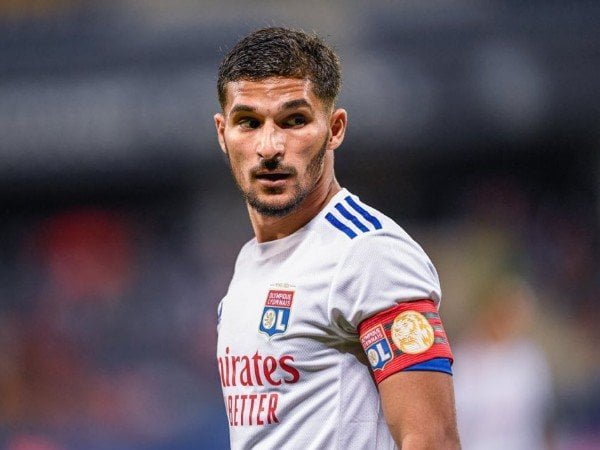Houssem Aouar Bertahan, Arsenal Gagal Dapatkan Servis Gelandang Lyon