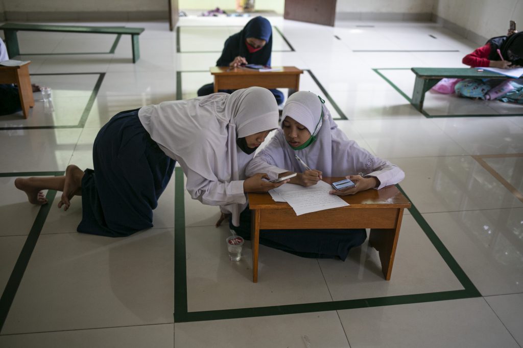 Masyarakat Merasakan Manfaat Program Wifi Gratis PJJ, Lanjutkan Idris-Imam