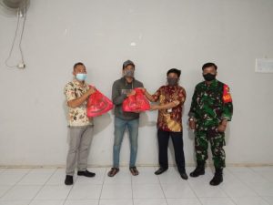 14 Warga Mekar Jaya yang Melakukan Isolasi Mandiri Mendapat Bantuan Sembako