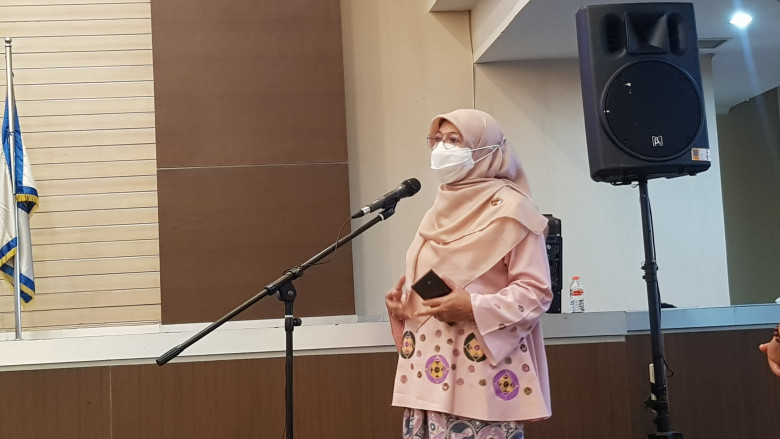 Bunda Elly Farida Berharap Para Pelajar di Kota Depok Tetap Melakukan BDR dengan baik Bunda Elly Farida Berharap Para Pelajar di Kota Depok Tetap Melakukan BDR dengan baik