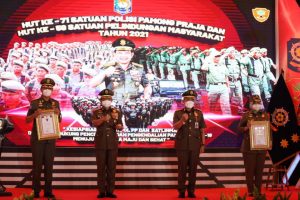 Kasatpol PP Kota Depok Raih Penghargaan Karya Bhakti Satpol PP