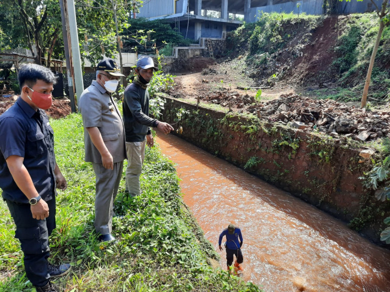 Pemkot Depok Alokasikan Anggaran Rp 7 Miliar Untuk Perbaikan Jalan Amblas di GDC Pemkot Depok Alokasikan Anggaran Rp 7 Miliar Untuk Perbaikan Jalan Amblas di GDC