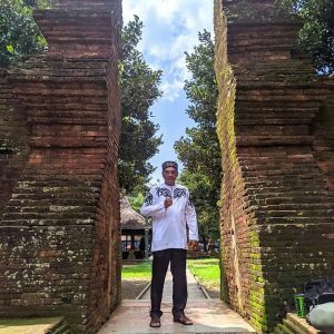 Warga RW 01 Kelurahan Jatijajar Gelar Kegiatan Wisata Religi Ke Kesultanan Cirebon dan Makam Sunan Gunung Jati