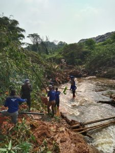 Satgas DPUPR Kota Depok Telah Tangani Pembersihan Material Longsor di Kali Pesanggrahan