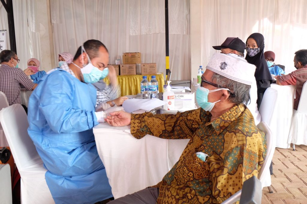 Hut Ke-10, PDAM Tirta Asasta Gelar Gebyar Vaksin dan Salurkan Sembako  Gratis