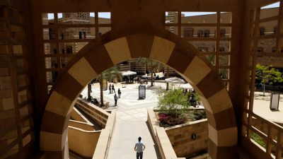 Universitas Amerika di Kairo Memulai Kuliah Tatap Muka Universitas Amerika di Kairo Memulai Kuliah Tatap Muka