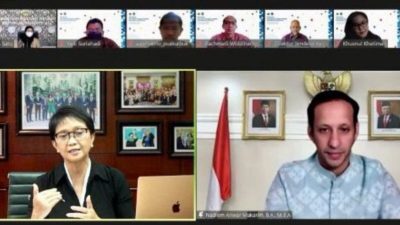 Dorong Pembelajaran Politik Luar Negeri, Kemlu dan Kemendikbud Luncurkan Buku Dorong Pembelajaran Politik Luar Negeri, Kemlu dan Kemendikbud Luncurkan Buku