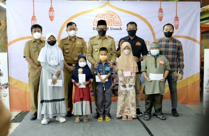 Wakil Wali Kota Depok Apresiasi Kegiatan Santunan Kepada 100 Anak Yatim di Tip Yop oleh Yayasan KUM