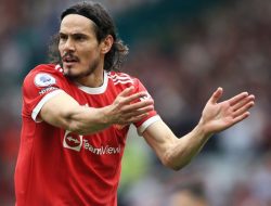 Edinson Cavani Dikabarkan Masuk Daftar Belanja Bacelona