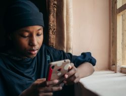 Di Usia 25, Perempuan Ini Rutin Bernegosiasi dengan Teroris untuk Bebaskan Sandera