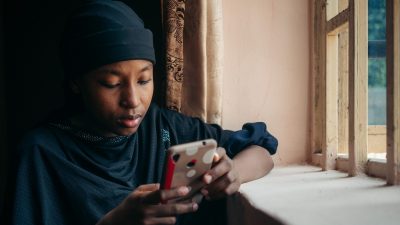 Di Usia 25, Perempuan Ini Rutin Bernegosiasi dengan Teroris untuk Bebaskan Sandera