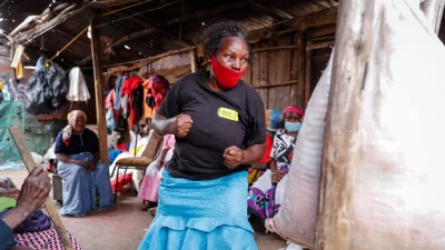 Wanita Lansia di Kenya Belajar Bela Diri untuk Hadapi Serangan Seksual Wanita Lansia di Kenya Belajar Bela Diri untuk Hadapi Serangan Seksual