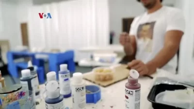 Pelukis Berdarah Indonesia Temukan Jati Diri Lewat Seni Pelukis Berdarah Indonesia Temukan Jati Diri Lewat Seni