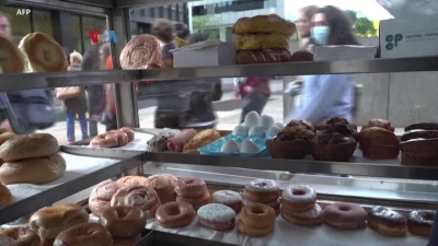 Penjaja Makanan New York Menanti Pemulihan Penuh Kegiatan Ekonomi Penjaja Makanan New York Menanti Pemulihan Penuh Kegiatan Ekonomi