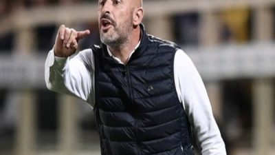 Bos Fiorentina Sebut Timnya Tak Layak Kalah dari Napoli Bos Fiorentina Sebut Timnya Tak Layak Kalah dari Napoli