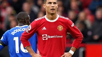 Danny Blind Salahkan Cristiano Ronaldo Untuk Performa Buruk MU Danny Blind Salahkan Cristiano Ronaldo Untuk Performa Buruk MU