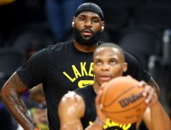 Frank Vogel Belum Tahu Kapan Bakal Mainkan LeBron dan Westbrook