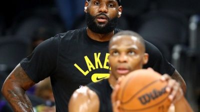 Frank Vogel Belum Tahu Kapan Bakal Mainkan LeBron dan Westbrook Frank Vogel Belum Tahu Kapan Bakal Mainkan LeBron dan Westbrook