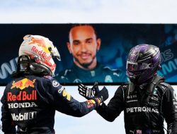 Verstappen atau Hamilton? Ini Prediksi Juara Dunia dari Para Pebalap