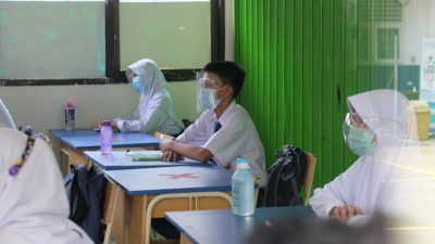 Disdik Kota Depok Stop Sementara PTMT di SMPN 2 Selama Tujuh Hari, Efek Ditemukannya Kasus Positif Covid-19 Disdik Kota Depok Stop Sementara PTMT di SMPN 2 Selama Tujuh Hari, Efek Ditemukannya Kasus Positif Covid-19