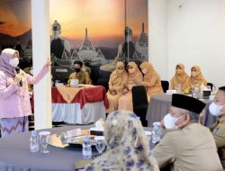 Bunda Elly Farida : Bekerjalah dengan Hati dan Cinta, Maka Akan Mendapatkan Hasil Pekerjaan yang Maksimal