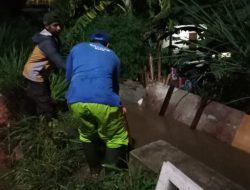 Satgas DPUPR Kota Depok Diterjunkan Untuk Tangani Tanggul Jebol di Kali Angke