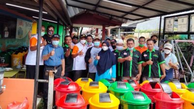 Bantuan Dana Hibah 30 Tempat Sampah Terpilah Pemkot Depok Disalurkan ke Wilayah RW 01 Jatijajar Bantuan Dana Hibah 30 Tempat Sampah Terpilah Pemkot Depok Disalurkan ke Wilayah RW 01 Jatijajar