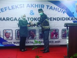 Qonita Lutfiah Raih Penghargaan Tokoh Pendidikan Tahun 2021 Kategori Ketua Yayasan Sukses