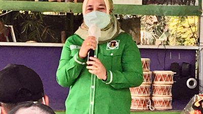 Hj. Qonita Lutfiyah Memberikan Bukti, Bukan Hanya Sekedar Janji Kepada Masyarakat Hj. Qonita Lutfiyah Memberikan Bukti, Bukan Hanya Sekedar Janji Kepada Masyarakat