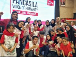 ANAK-ANAK GAUNGKAN NILAI KEMANUSIAAN DAN PANCASILA MELALUI PERTUNJUKAN MUSIK ANGKLUNG DI MAKARA ART CENTER UI