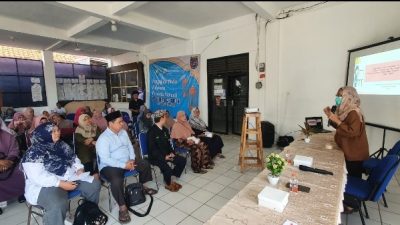 CEGAH REMAJA PUTRI ALAMI KURANG ENERGI KRONIS, UI EDUKASI TENTANG POLA MAKAN GIZI SEIMBANG DI DEPOK