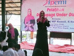 Ketum IPEMI Kunjungi PKBM Langgeng Ikhlas Bojongsari Baru dan Berikan Pelatihan Usaha Decoupage Under Glass