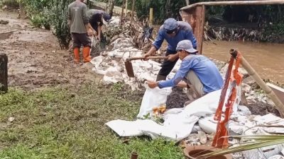 Satgas Dinas PUPR Berhasil Tangani Tanggul Jebol Kali Angke