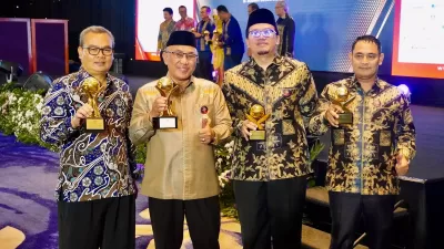 Selamat! PT Tirta Asasta Depok Borong Tiga Penghargaan Top BUMD 2024
