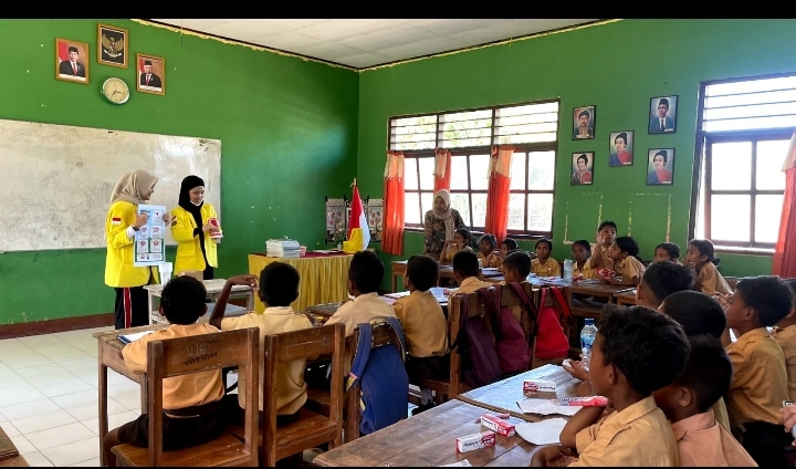 Pengabdian Masyarakat UI untuk Pendidikan dan Intervensi Kesehatan Bagi Siswa di Motaain, Atambua