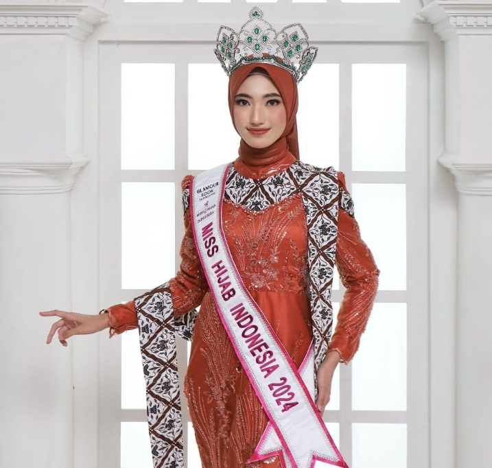 MAHASISWI UI WYNONA SALSABILA HAFIZ DINOBATKAN SEBAGAI MISS HIJAB INDONESIA 2024