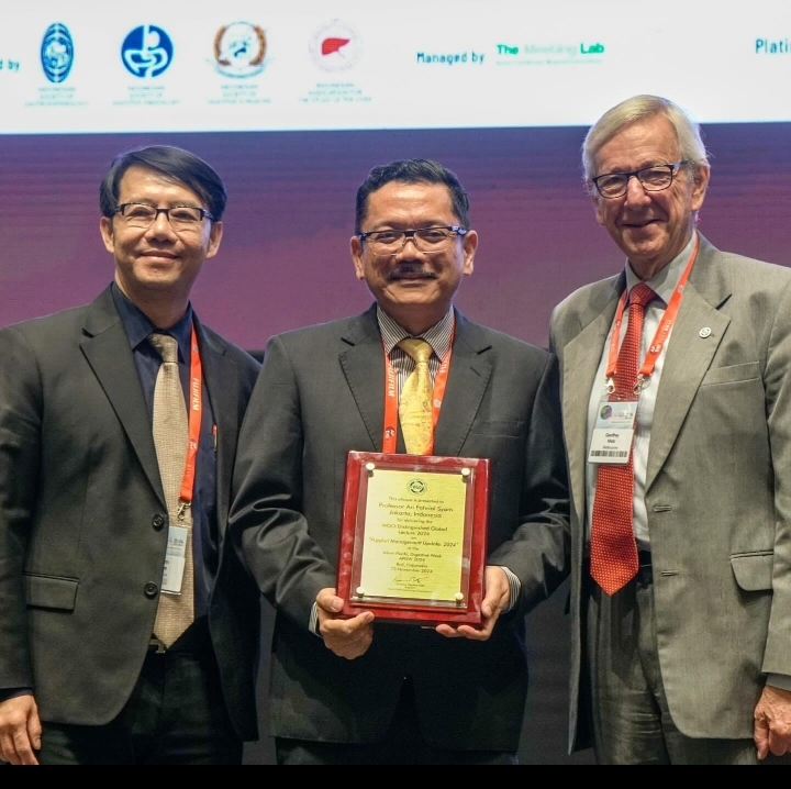 PROF. ARI FAHRIAL SYAM RAIH PENGHARGAAN BERGENGSI DI WORLD GASTROENTEROLOGY ORGANIZATION