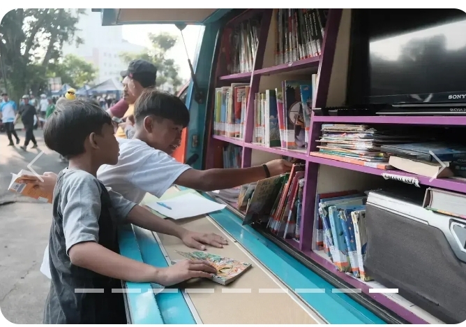 Program Mobil Perpustakaan Keliling di CFD Diminati Warga Depok, Utang Wardaya : Upaya Mendukung Program Pemerintah Dalam Meningkatkan Literasi Membaca