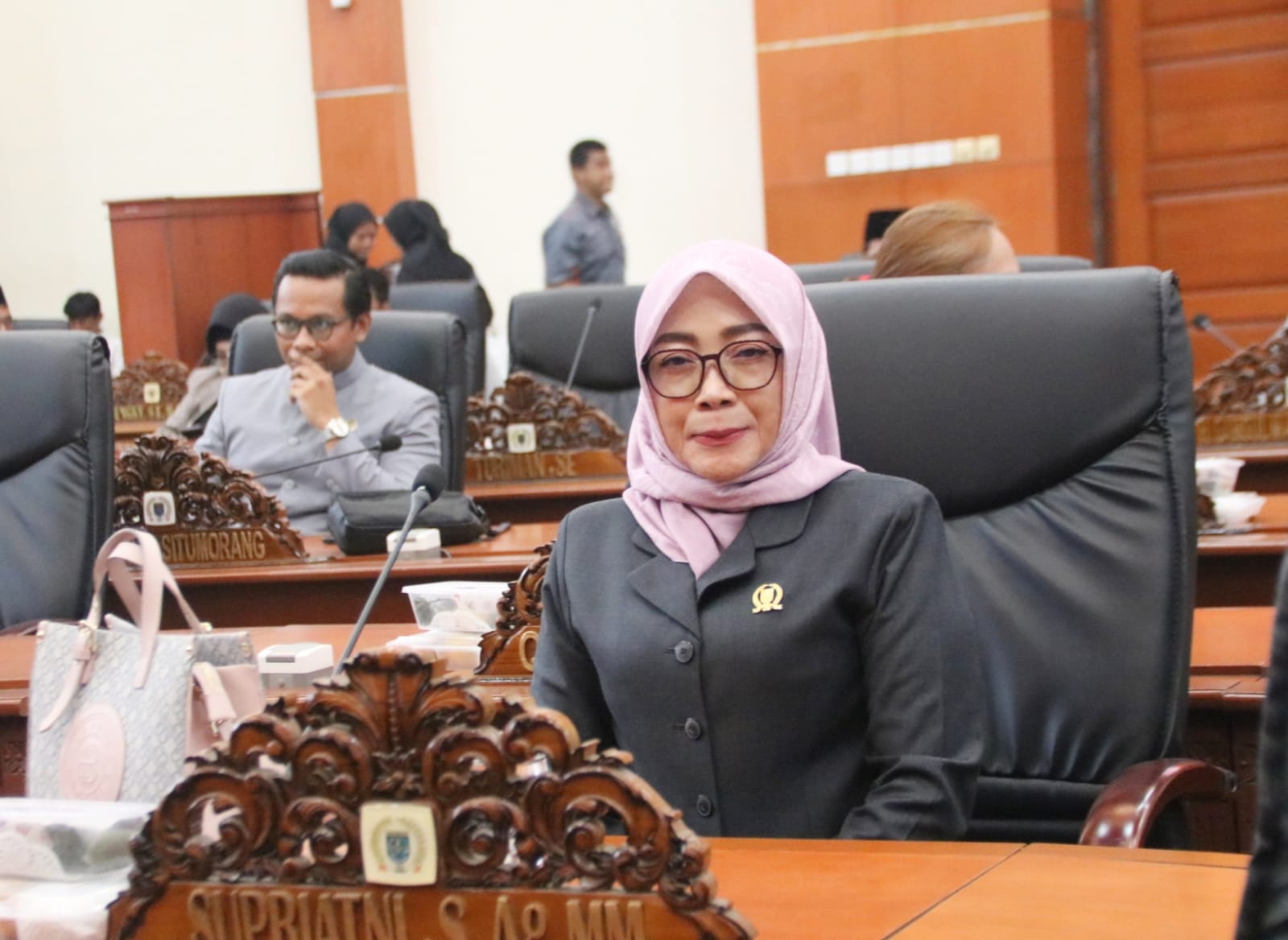 Ketua Komisi D DPRD Kota Depok Himbau Warga Untuk Tetap Kibarkan Bendera Merah Putih Tanda Cinta Tanah Air Indonesia