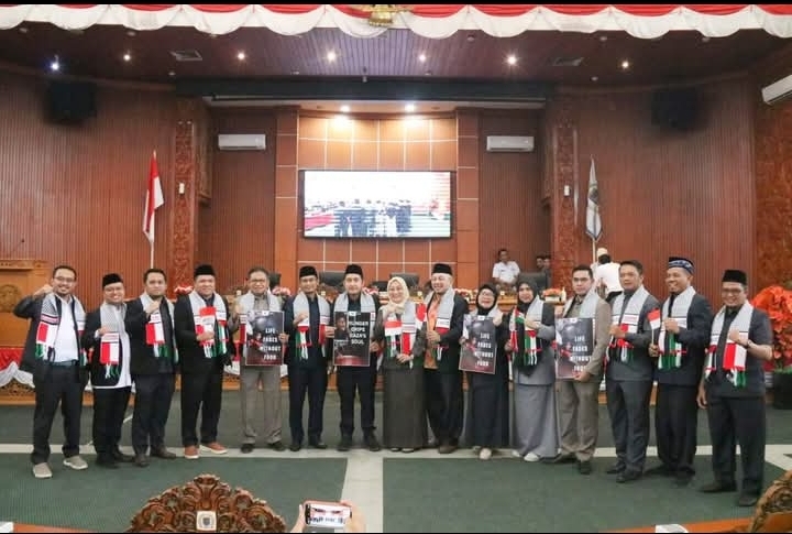 Rapat Paripurna, Laporan Banggar Tekankan Pentingnya Optimalisasi Sumber Pendapatan Daerah dan Strategi Belanja yang Tepat Sasaran & Laporan Bapemperda Jelaskan Perubahan Perda Pajak Daerah dan Retribusi Daerah 