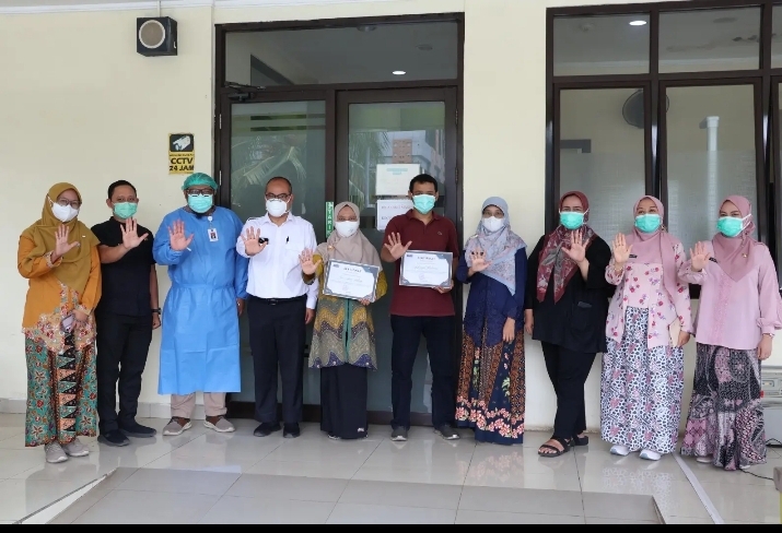 RSUD KiSA Serahkan Sertifikat kepada Pasien Selesai Berobat TB RO